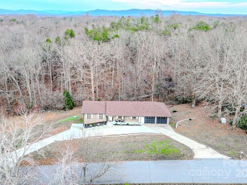 238 Lincoln Drive, Forest City, NC 28043.  MLS# CAR4328819, YatesRealty ID 4192. 