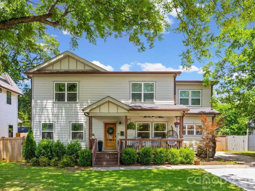 821 Woodside Avenue, Charlotte, NC 28205.  MLS# CAR4404260, YatesRealty ID 41922. 