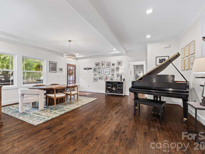 821 Woodside Avenue, Charlotte, NC 28205.  MLS# CAR4404260, YatesRealty ID 41922. 