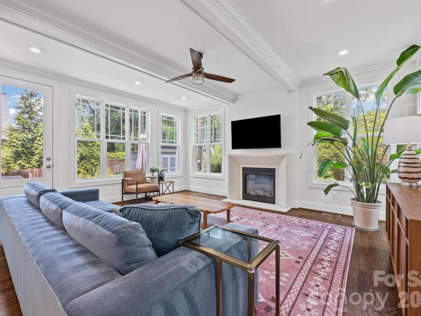 821 Woodside Avenue, Charlotte, NC 28205.  MLS# CAR4404260, YatesRealty ID 41922. 