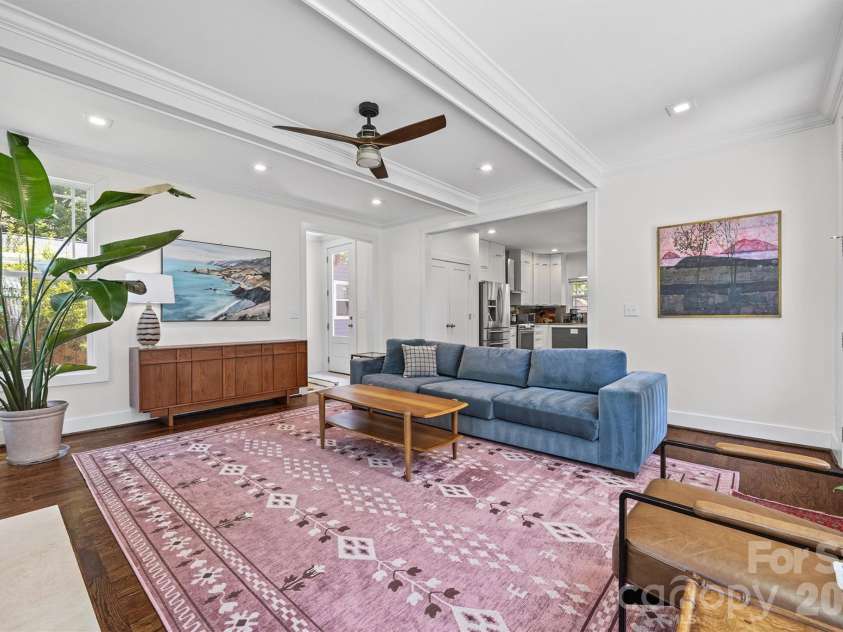 821 Woodside Avenue, Charlotte, NC 28205.  MLS# CAR4404260, YatesRealty ID 41922. 