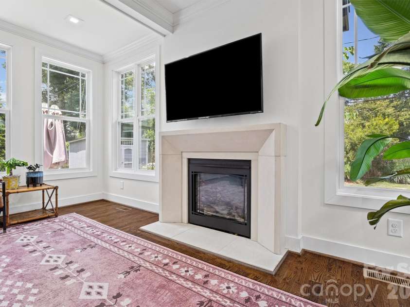 821 Woodside Avenue, Charlotte, NC 28205.  MLS# CAR4404260, YatesRealty ID 41922. 