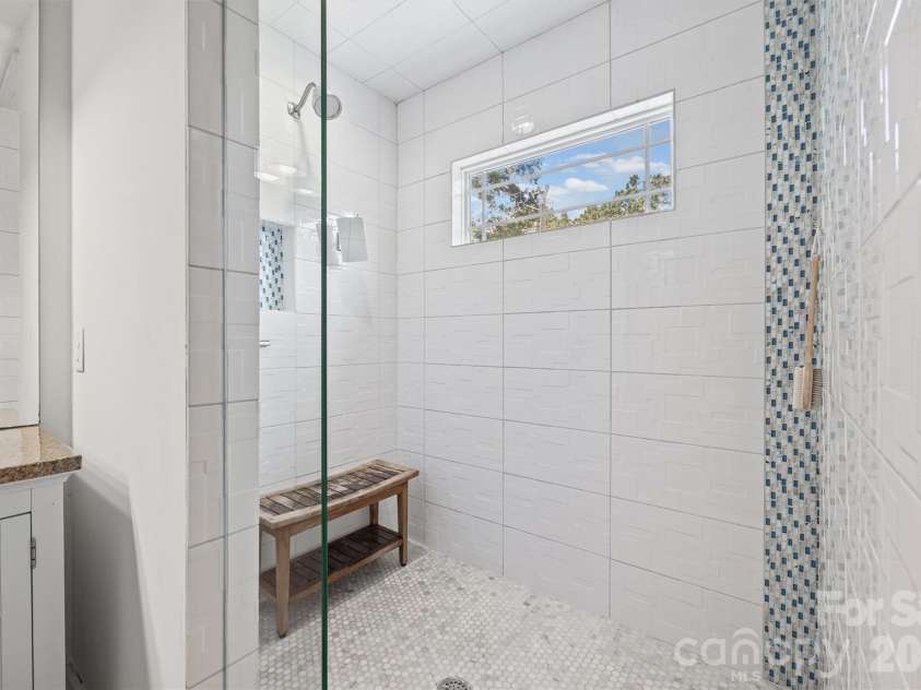 821 Woodside Avenue, Charlotte, NC 28205.  MLS# CAR4404260, YatesRealty ID 41922. 