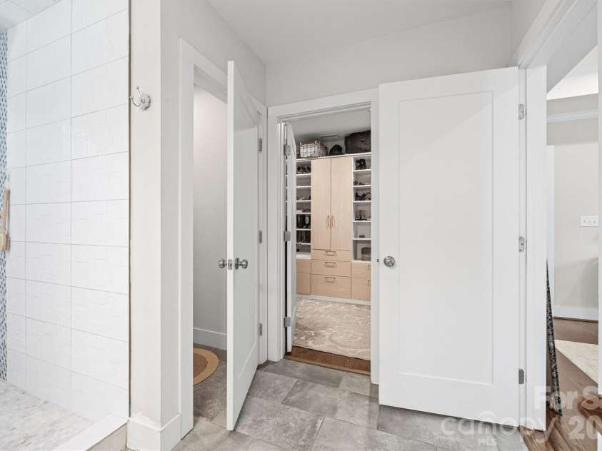 821 Woodside Avenue, Charlotte, NC 28205.  MLS# CAR4404260, YatesRealty ID 41922. 