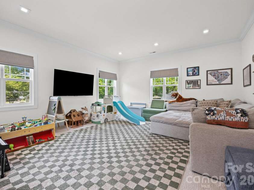 821 Woodside Avenue, Charlotte, NC 28205.  MLS# CAR4404260, YatesRealty ID 41922. 