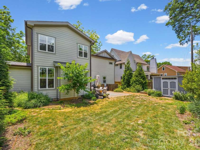 821 Woodside Avenue, Charlotte, NC 28205.  MLS# CAR4404260, YatesRealty ID 41922. 