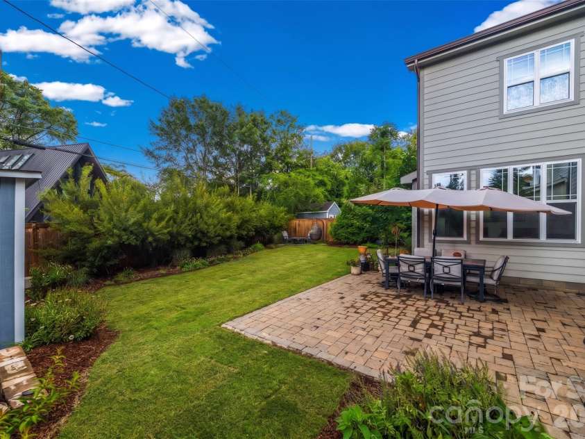 821 Woodside Avenue, Charlotte, NC 28205.  MLS# CAR4404260, YatesRealty ID 41922. 