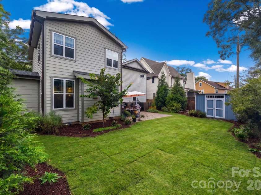821 Woodside Avenue, Charlotte, NC 28205.  MLS# CAR4404260, YatesRealty ID 41922. 