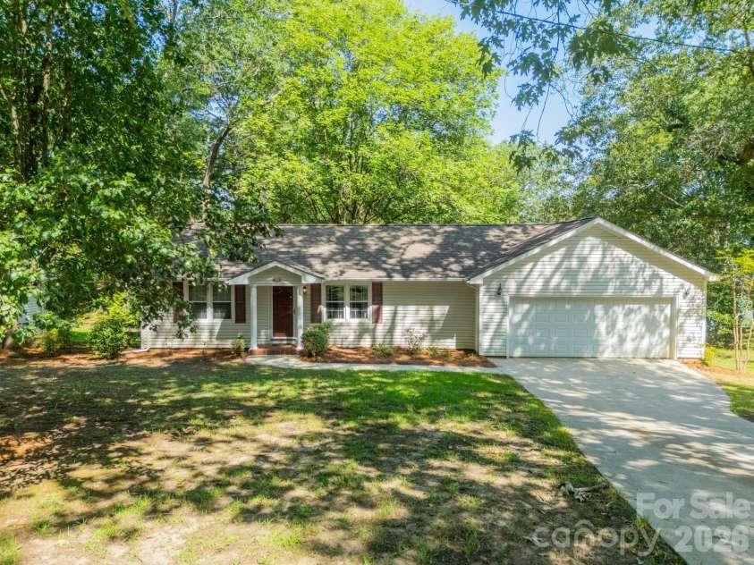 1077 Shore Drive, Lancaster, SC 29720.  MLS# CAR4403968, YatesRealty ID 41926. 