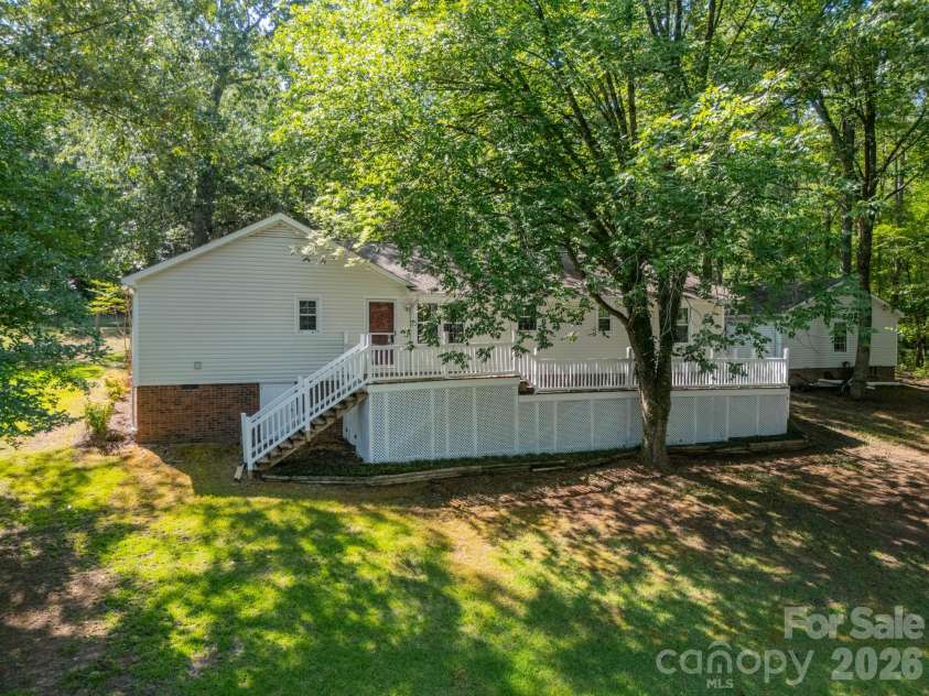 1077 Shore Drive, Lancaster, SC 29720.  MLS# CAR4403968, YatesRealty ID 41926. 