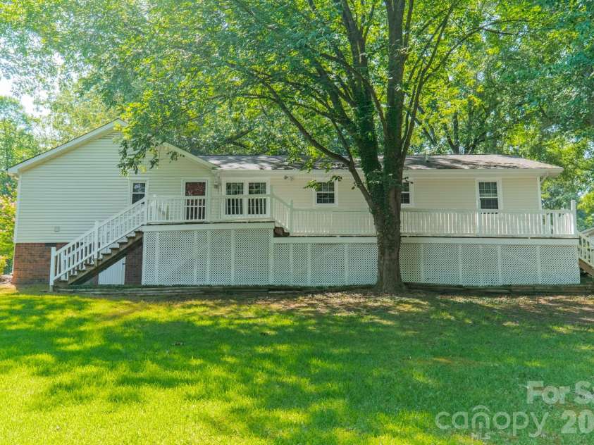 1077 Shore Drive, Lancaster, SC 29720.  MLS# CAR4403968, YatesRealty ID 41926. 