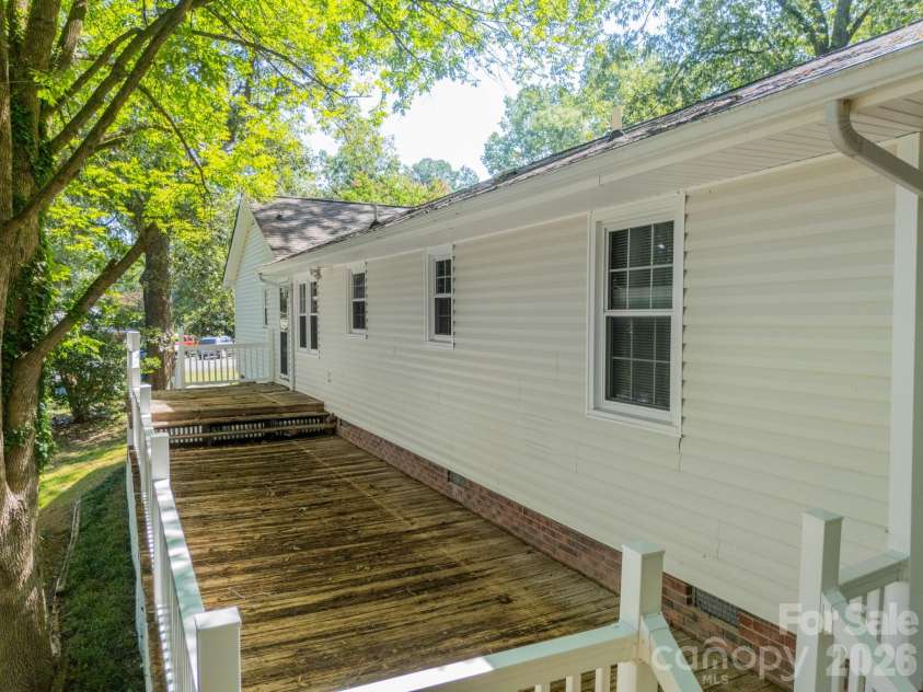 1077 Shore Drive, Lancaster, SC 29720.  MLS# CAR4403968, YatesRealty ID 41926. 