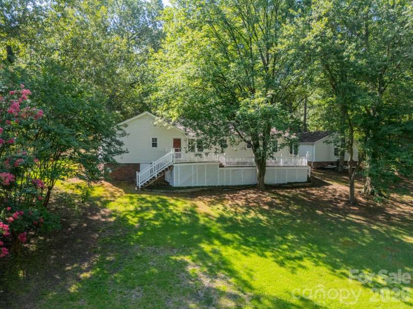 1077 Shore Drive, Lancaster, SC 29720.  MLS# CAR4403968, YatesRealty ID 41926. 