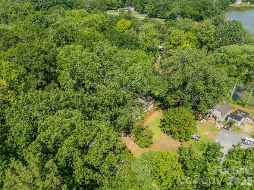 1077 Shore Drive, Lancaster, SC 29720.  MLS# CAR4403968, YatesRealty ID 41926. 