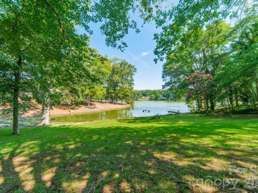 1077 Shore Drive, Lancaster, SC 29720.  MLS# CAR4403968, YatesRealty ID 41926. 