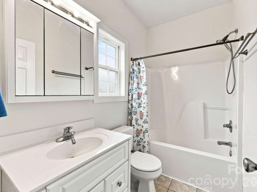 150 Evening Drive, Salisbury, NC 28147.  MLS# CAR4408691, YatesRealty ID 41929. 2nd bath