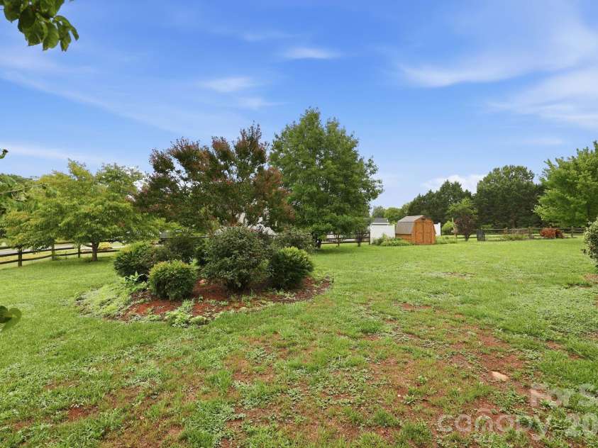 150 Evening Drive, Salisbury, NC 28147.  MLS# CAR4408691, YatesRealty ID 41929. 
