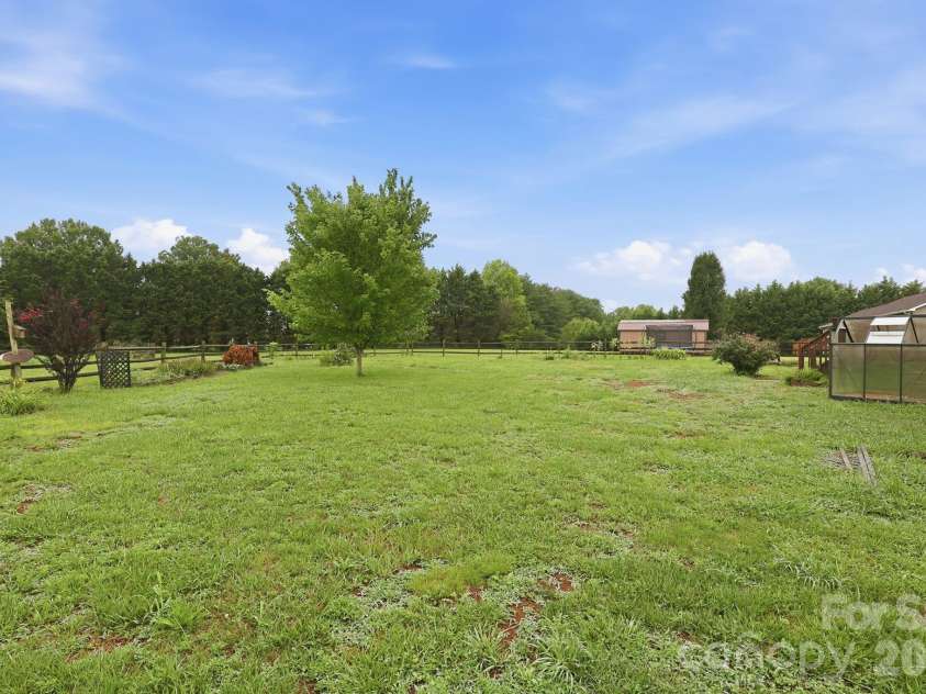 150 Evening Drive, Salisbury, NC 28147.  MLS# CAR4408691, YatesRealty ID 41929. 