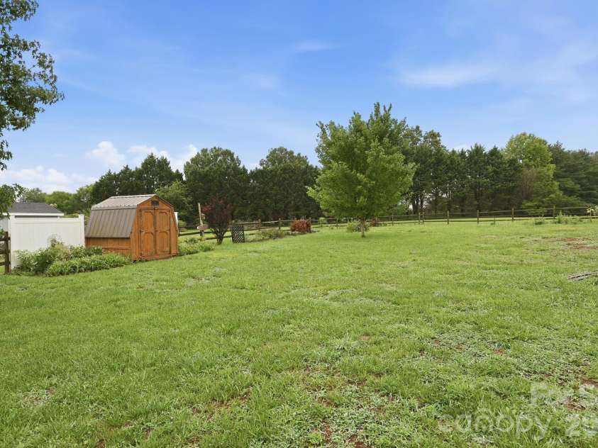 150 Evening Drive, Salisbury, NC 28147.  MLS# CAR4408691, YatesRealty ID 41929. 