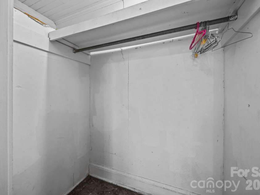 815 Desoto Avenue, Kannapolis, NC 28083.  MLS# CAR4335383, YatesRealty ID 4193. 
