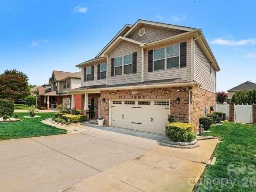 14706 Vaughan Drive, Charlotte, NC 28273.  MLS# CAR4409139, YatesRealty ID 41932. 