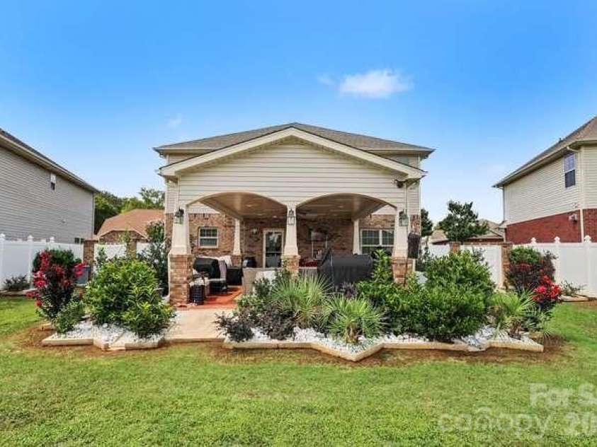 14706 Vaughan Drive, Charlotte, NC 28273.  MLS# CAR4409139, YatesRealty ID 41932. 