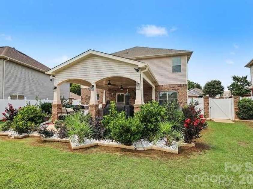 14706 Vaughan Drive, Charlotte, NC 28273.  MLS# CAR4409139, YatesRealty ID 41932. 