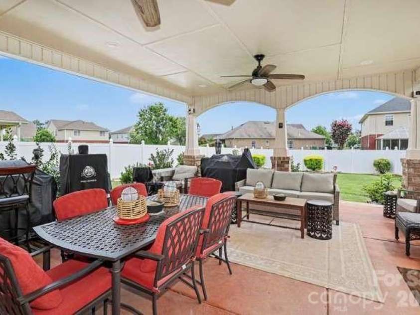 14706 Vaughan Drive, Charlotte, NC 28273.  MLS# CAR4409139, YatesRealty ID 41932. 