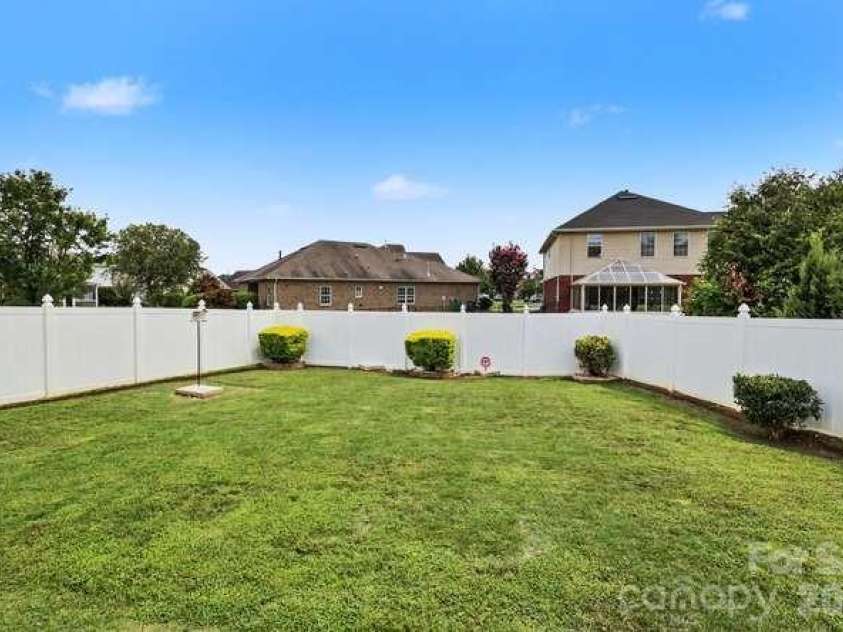 14706 Vaughan Drive, Charlotte, NC 28273.  MLS# CAR4409139, YatesRealty ID 41932. 