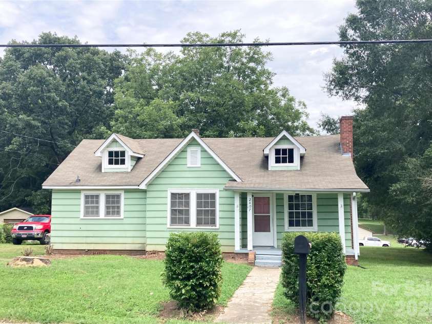 2407 Florida Avenue, Kannapolis, NC 28083.  MLS# CAR4408025, YatesRealty ID 41933. 