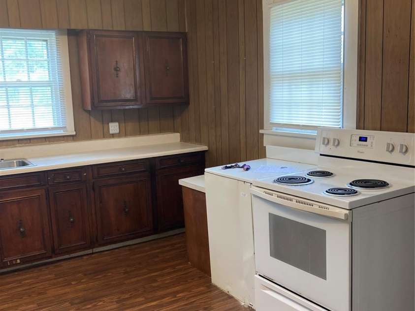 2407 Florida Avenue, Kannapolis, NC 28083.  MLS# CAR4408025, YatesRealty ID 41933. 