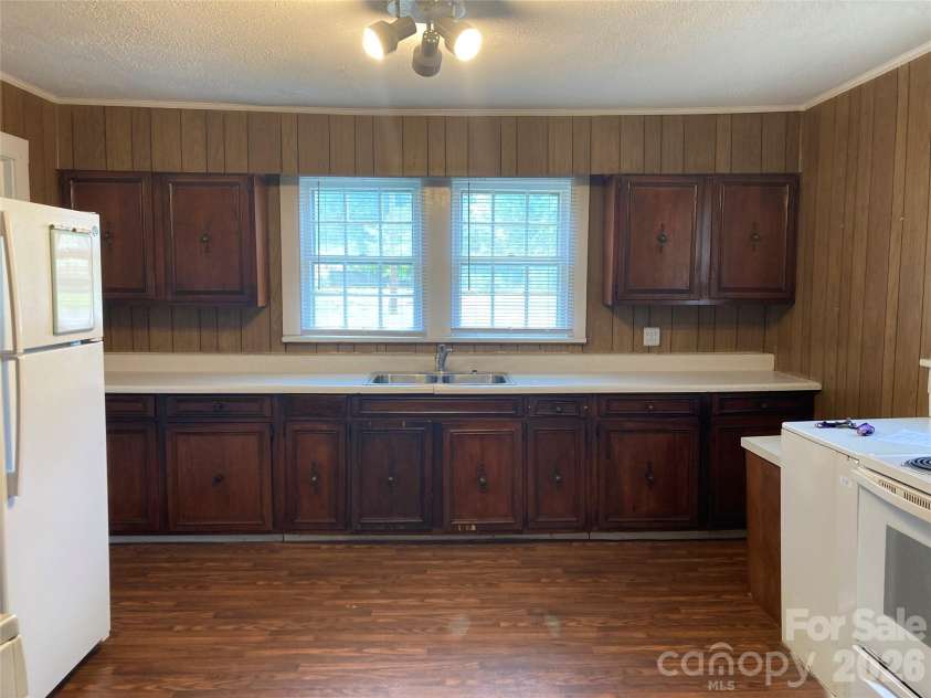 2407 Florida Avenue, Kannapolis, NC 28083.  MLS# CAR4408025, YatesRealty ID 41933. 
