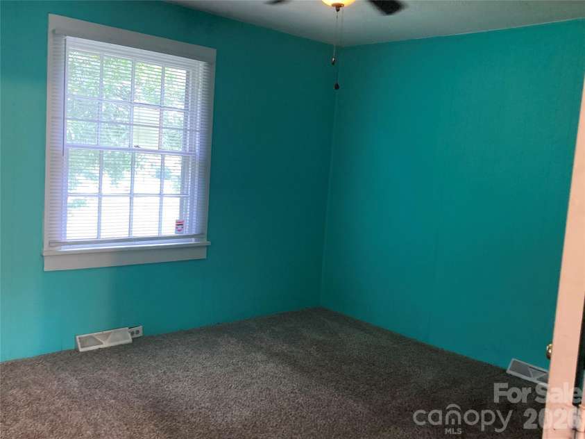 2407 Florida Avenue, Kannapolis, NC 28083.  MLS# CAR4408025, YatesRealty ID 41933. 