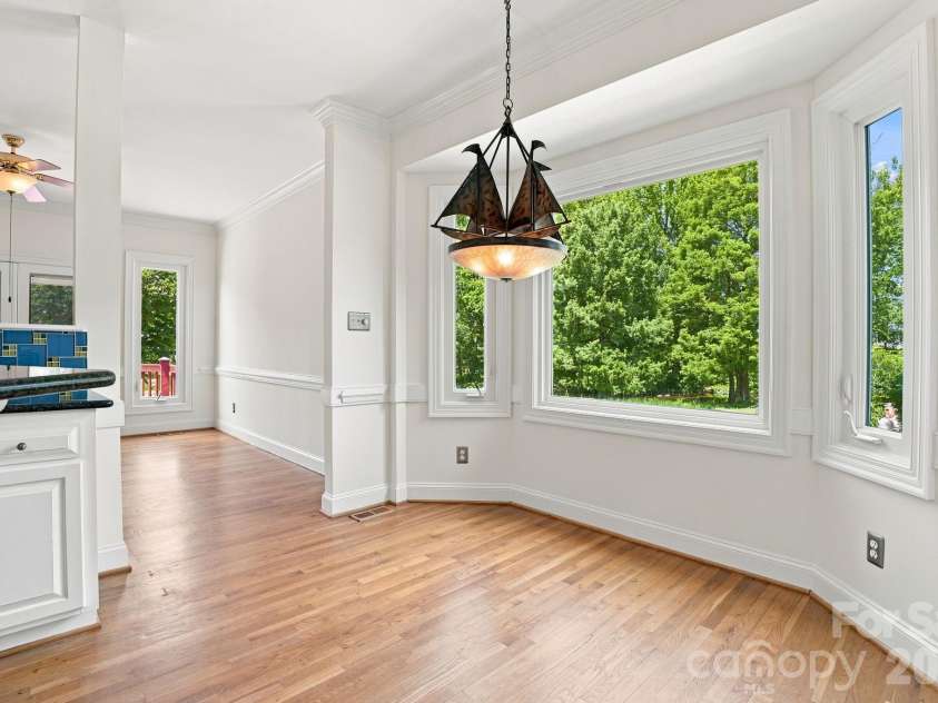 6303 Pointe Lane, Rocky Mount, NC 27803.  MLS# CAR4410505, YatesRealty ID 41934. Breakfast area