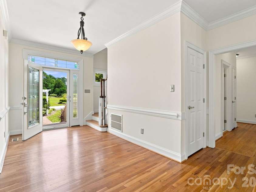6303 Pointe Lane, Rocky Mount, NC 27803.  MLS# CAR4410505, YatesRealty ID 41934. Foyer, main hallway