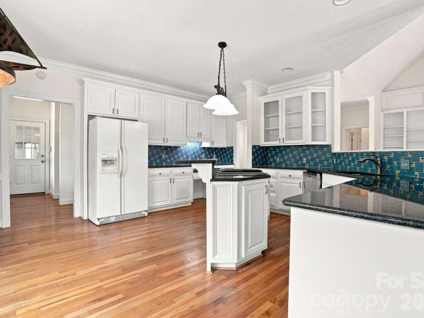 6303 Pointe Lane, Rocky Mount, NC 27803.  MLS# CAR4410505, YatesRealty ID 41934. Kitchen