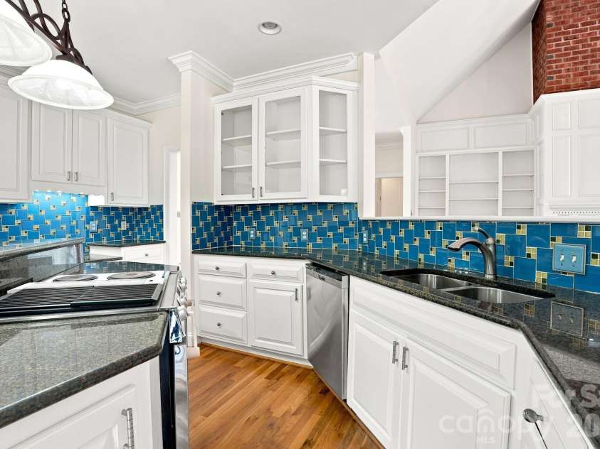 6303 Pointe Lane, Rocky Mount, NC 27803.  MLS# CAR4410505, YatesRealty ID 41934. Kitchen