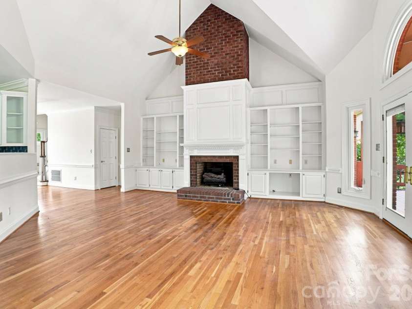 6303 Pointe Lane, Rocky Mount, NC 27803.  MLS# CAR4410505, YatesRealty ID 41934. Living room