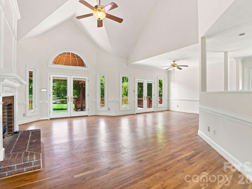 6303 Pointe Lane, Rocky Mount, NC 27803.  MLS# CAR4410505, YatesRealty ID 41934. Living/Dining room