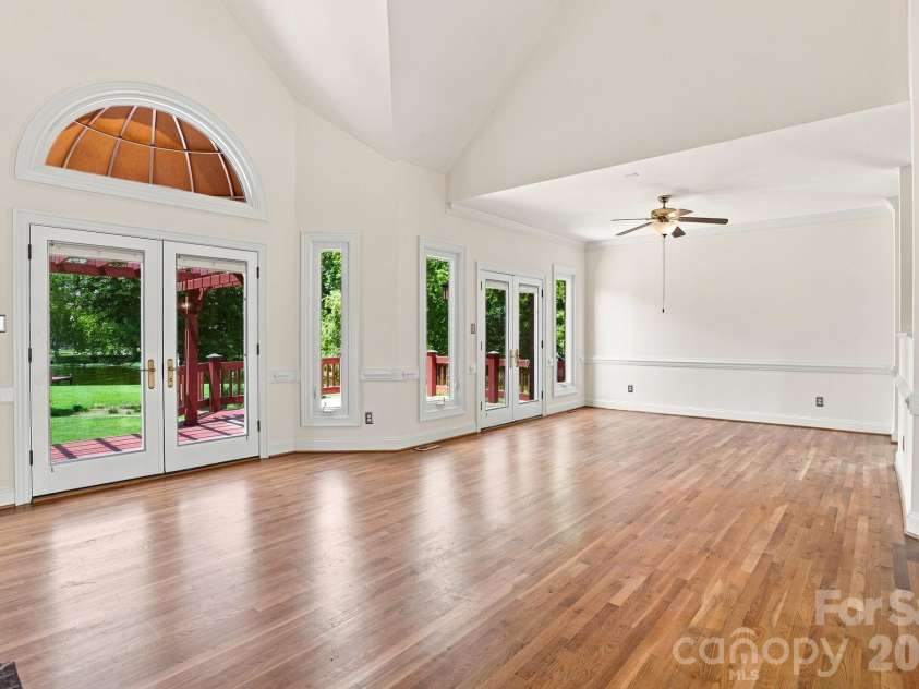 6303 Pointe Lane, Rocky Mount, NC 27803.  MLS# CAR4410505, YatesRealty ID 41934. Living/Dinning area