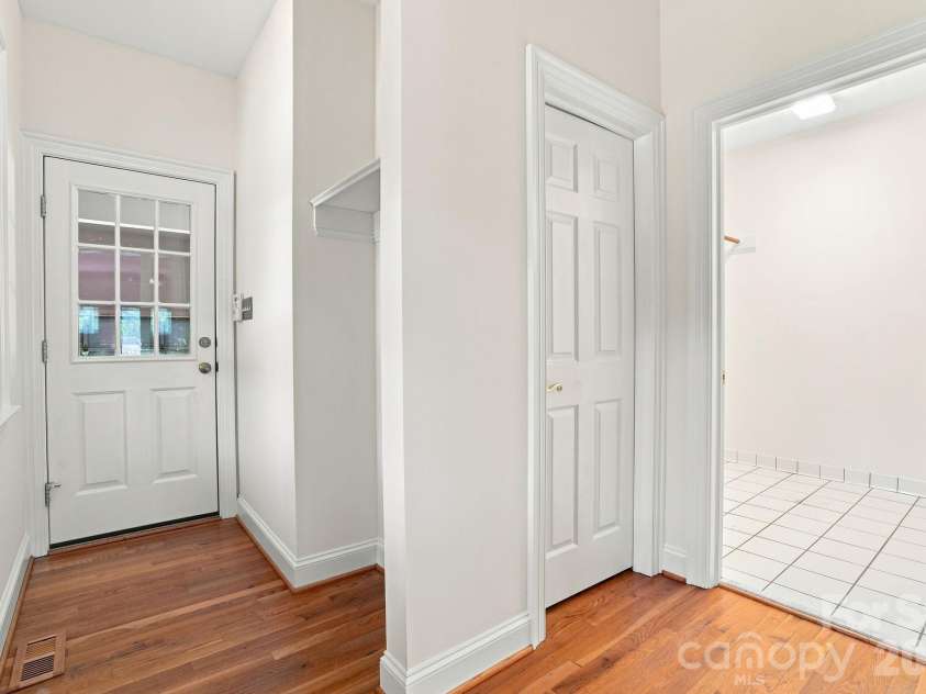 6303 Pointe Lane, Rocky Mount, NC 27803.  MLS# CAR4410505, YatesRealty ID 41934. Mudroom, 1/2 bath, Laundry room access