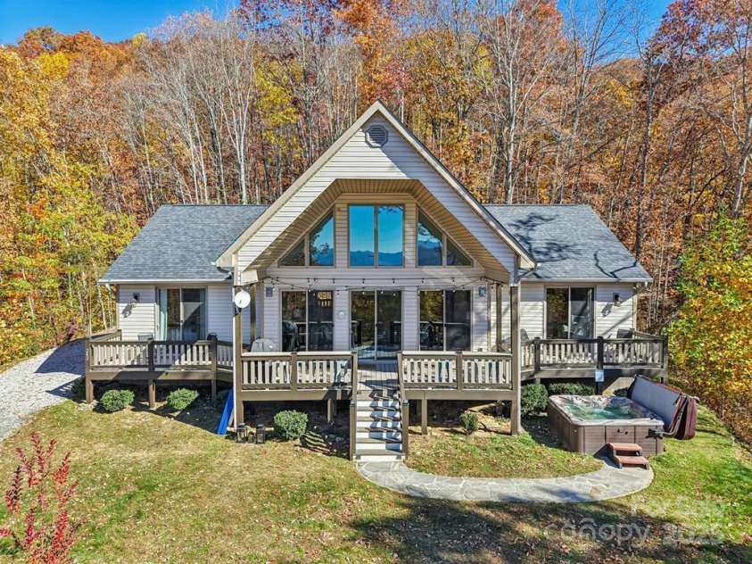 242 Crossview Drive, Bryson City, NC 28713.  MLS# CAR4320592, YatesRealty ID 41935. 