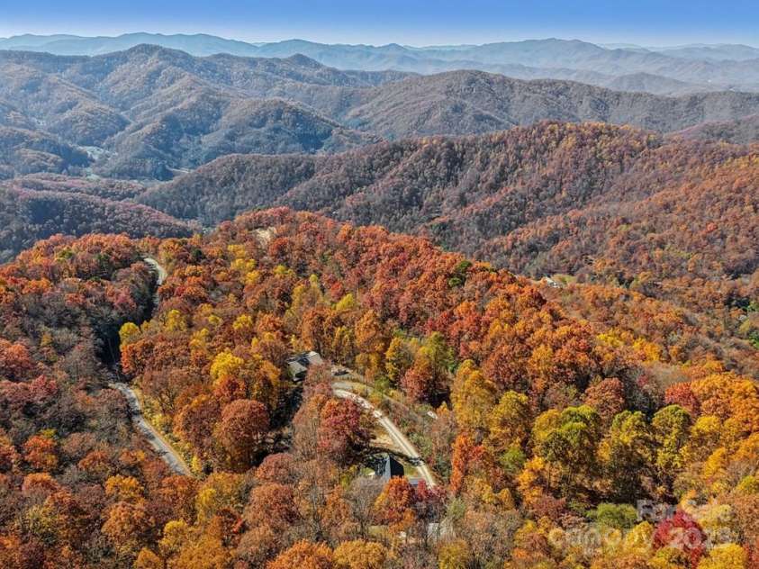 242 Crossview Drive, Bryson City, NC 28713.  MLS# CAR4320592, YatesRealty ID 41935. 
