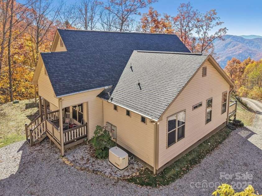 242 Crossview Drive, Bryson City, NC 28713.  MLS# CAR4320592, YatesRealty ID 41935. 