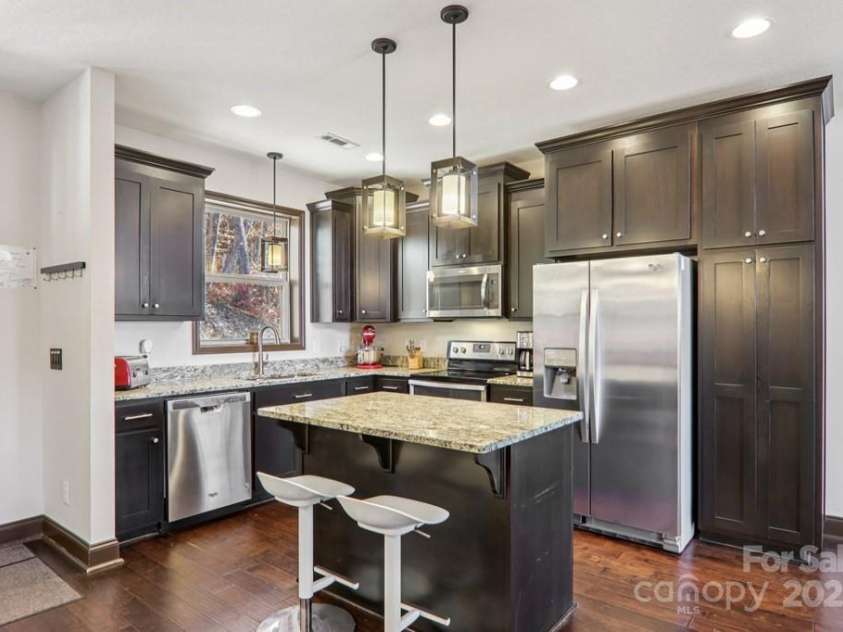 242 Crossview Drive, Bryson City, NC 28713.  MLS# CAR4320592, YatesRealty ID 41935. 