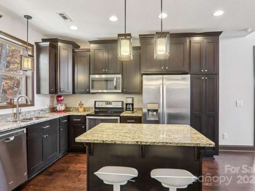 242 Crossview Drive, Bryson City, NC 28713.  MLS# CAR4320592, YatesRealty ID 41935. 