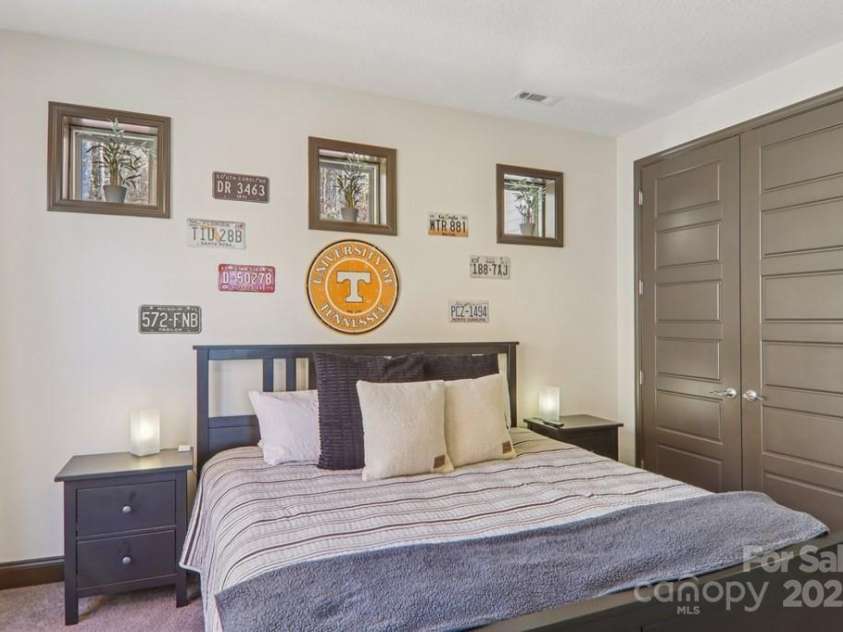 242 Crossview Drive, Bryson City, NC 28713.  MLS# CAR4320592, YatesRealty ID 41935. 