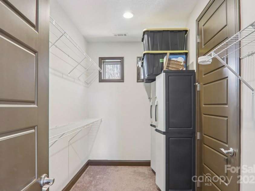 242 Crossview Drive, Bryson City, NC 28713.  MLS# CAR4320592, YatesRealty ID 41935. 