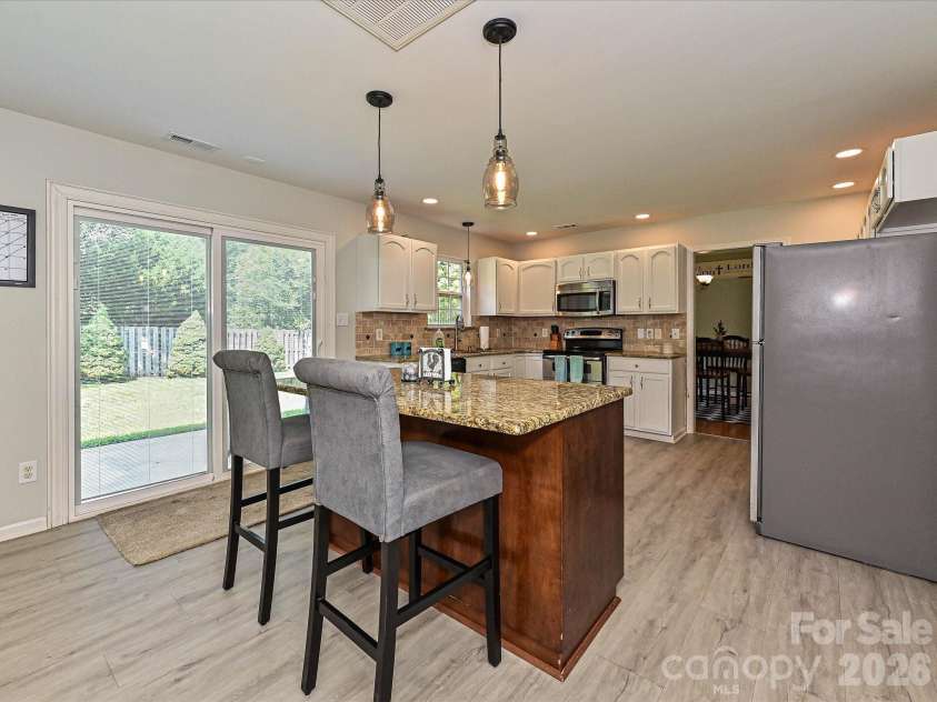126 Rusty Nail Drive, Mooresville, NC 28115.  MLS# CAR4409612, YatesRealty ID 41936. Kitchen