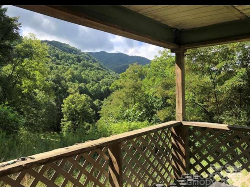 108 Lanning Road, Clyde, NC 28721.  MLS# CAR4294325, YatesRealty ID 4194. Views
